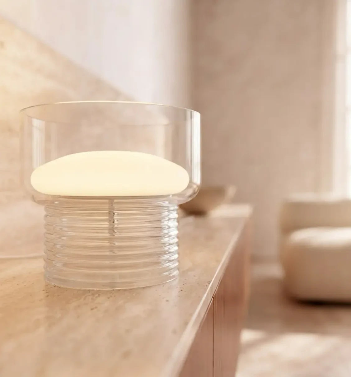 Glas en chroom in compact formaat