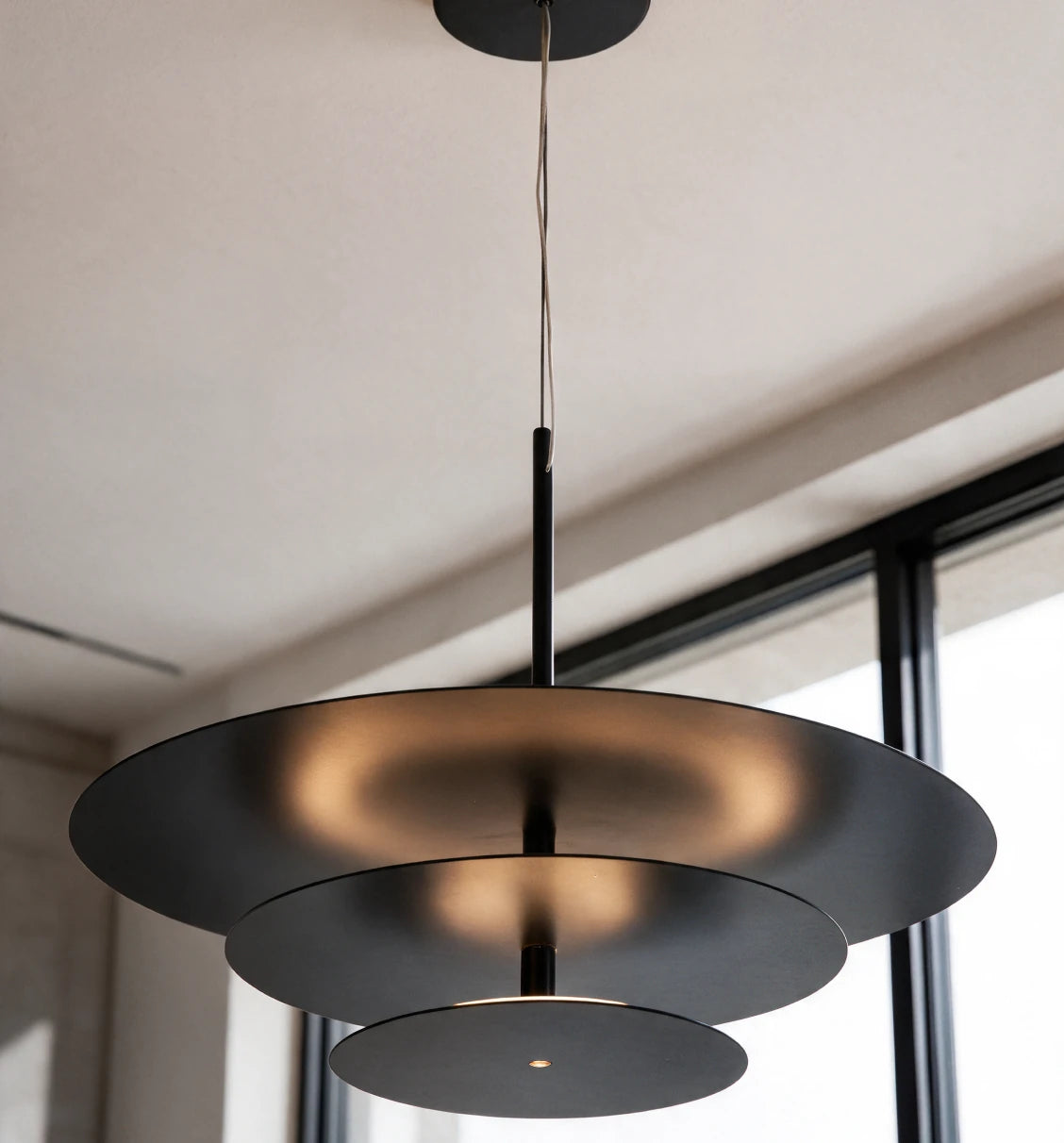 Trois plaques, une déclaration de design